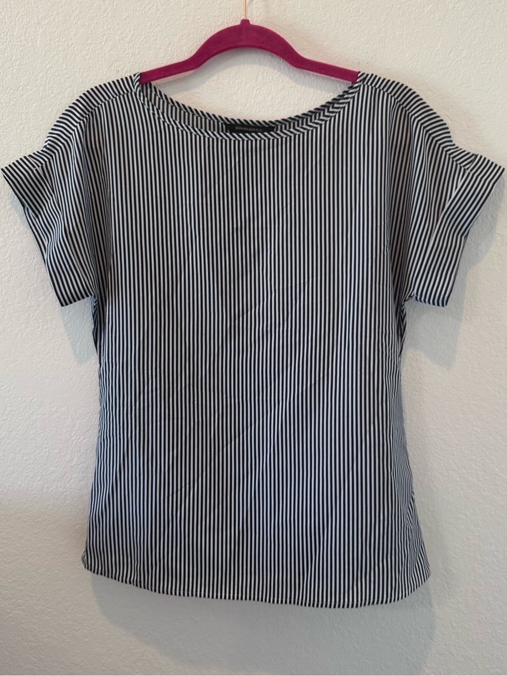 Banana Republic XS Black White Pinstripe Blouse Boat Neck Rolled Sleeves